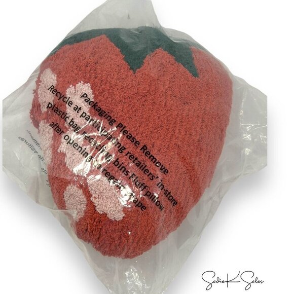 Target Room Essentials Strawberry Tufted Woven Heart Shaped Throw Pillow - Picture 8 of 11